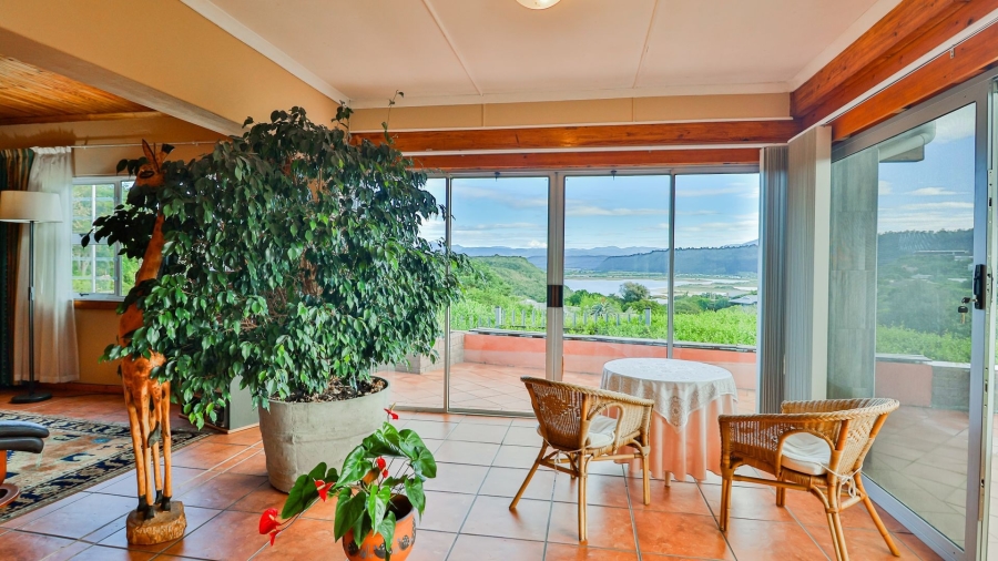 4 Bedroom Property for Sale in Kingfisher Creek Western Cape